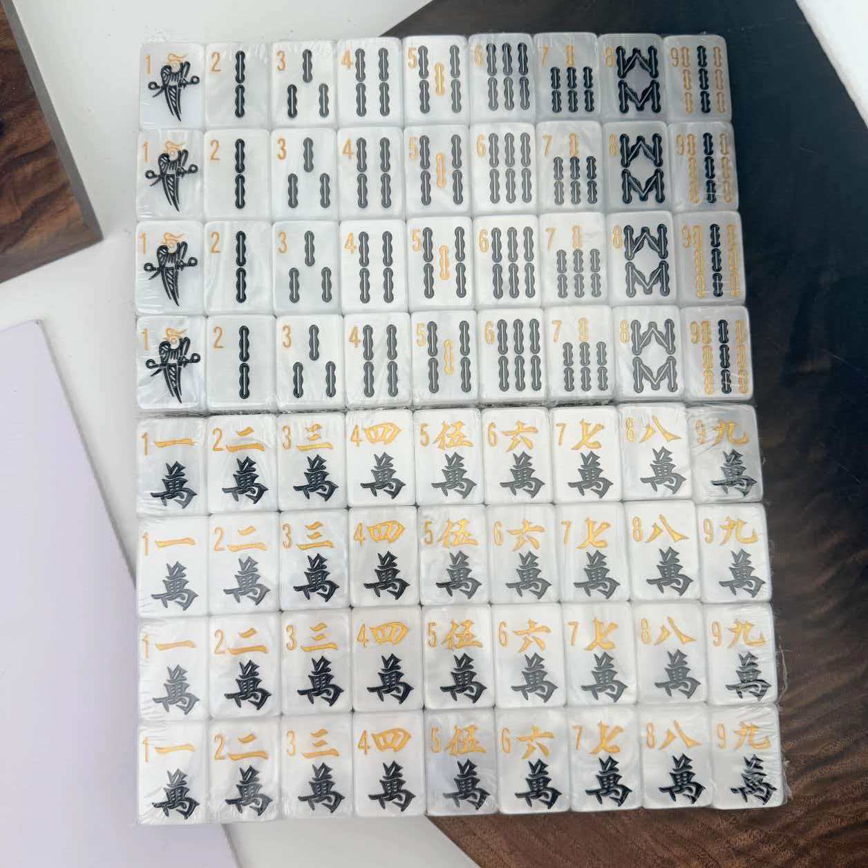 قطع ماجونغ أمريكية فاخرة بملمس - مراجعة Board Game Mahjong وسعره