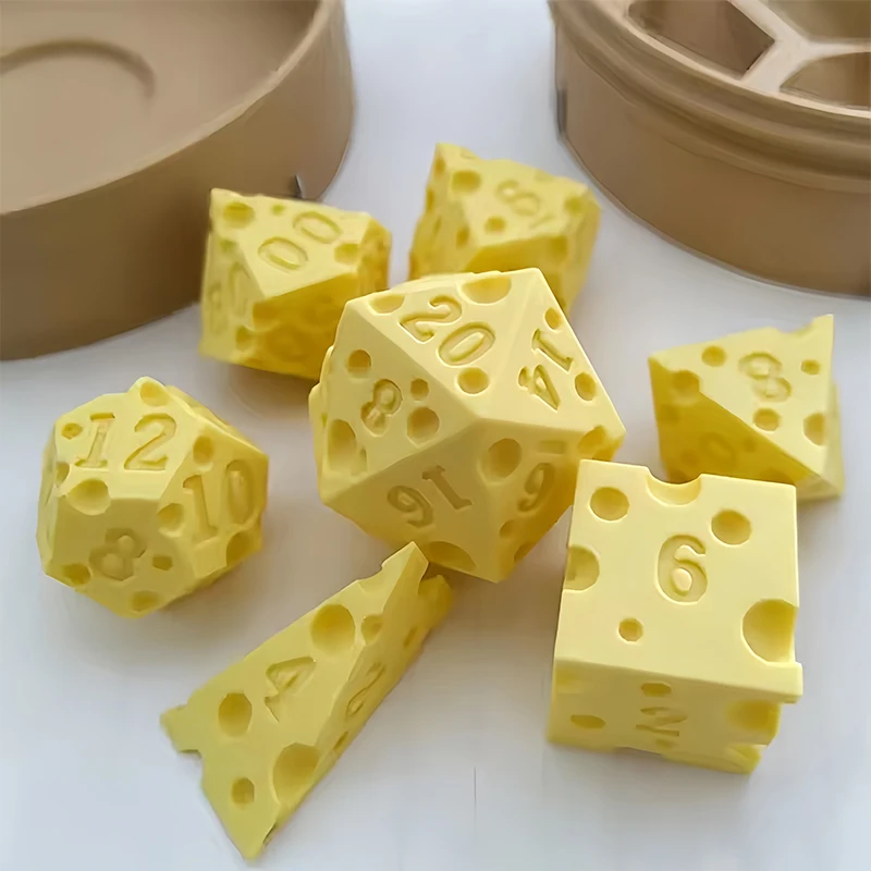 مجموعة نرد إبداعية غير منتظمة  - مراجعة Board Game Digital وسعره